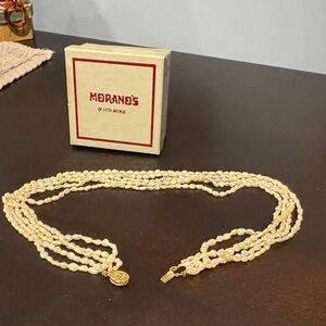 Luxurious Cream saltwater Pearl Necklace with gold clasp